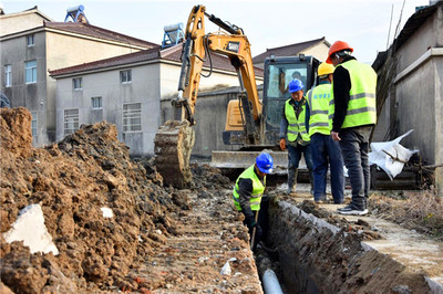 句容開發(fā)區(qū)加快農(nóng)村污水無(wú)害化治理項(xiàng)目建設(shè)